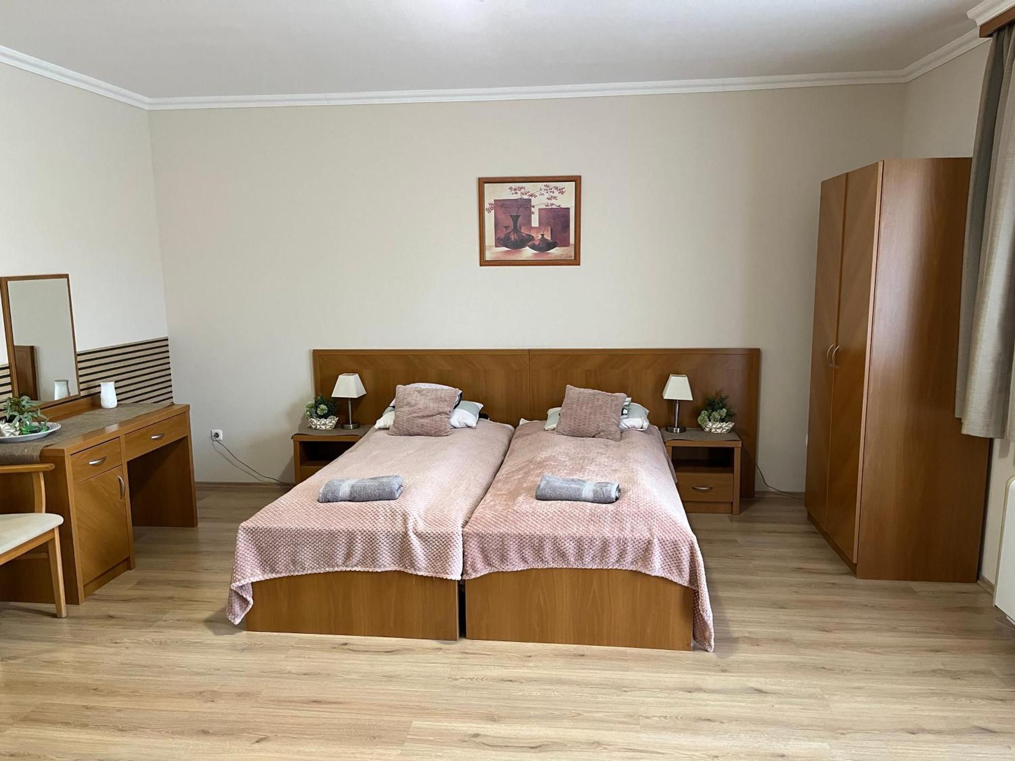 Brookforest Apartman Hajduszoboszlo Exterior photo